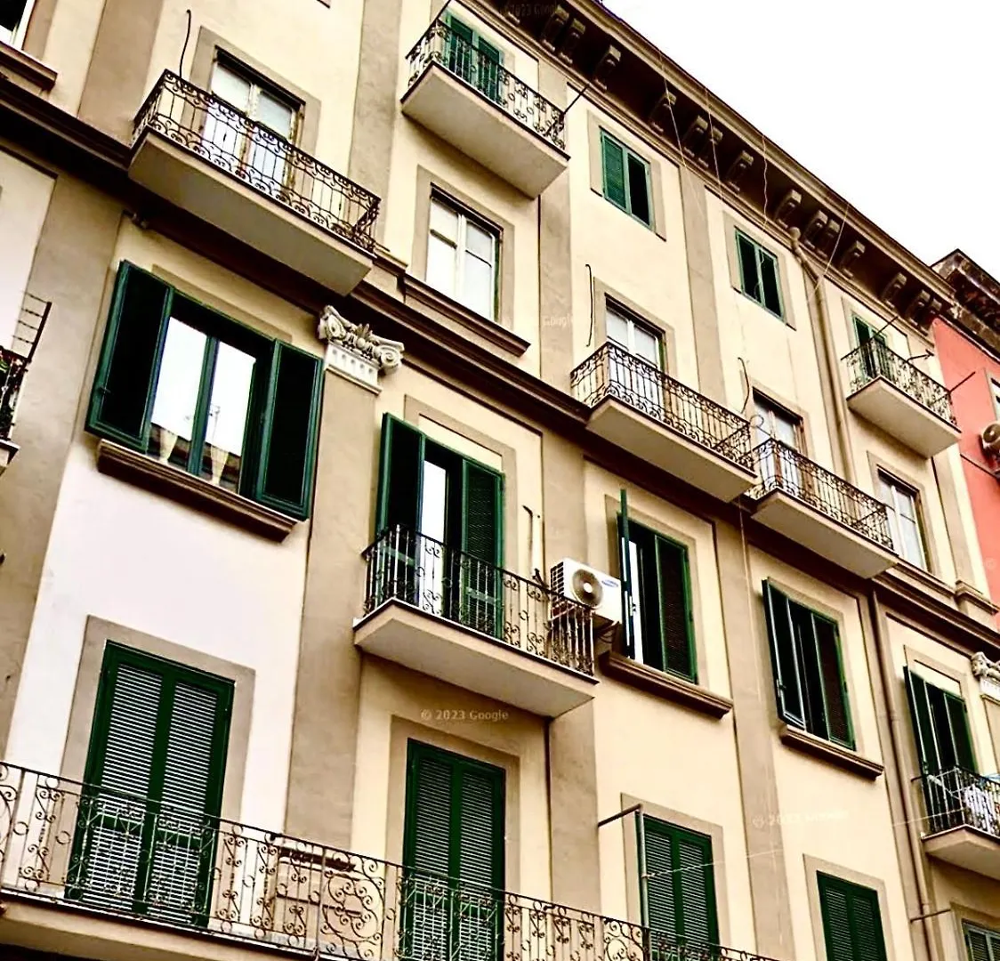 Vacanze Napoli Centrale 0*, Naples Italy
